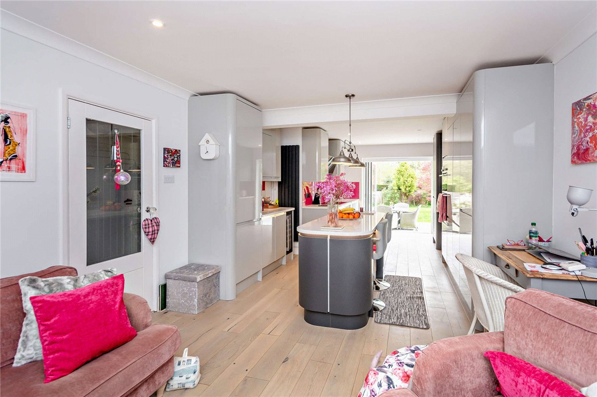 3 bedroom House, Craven Road, Inkpen, RG17 - Available, Image 2