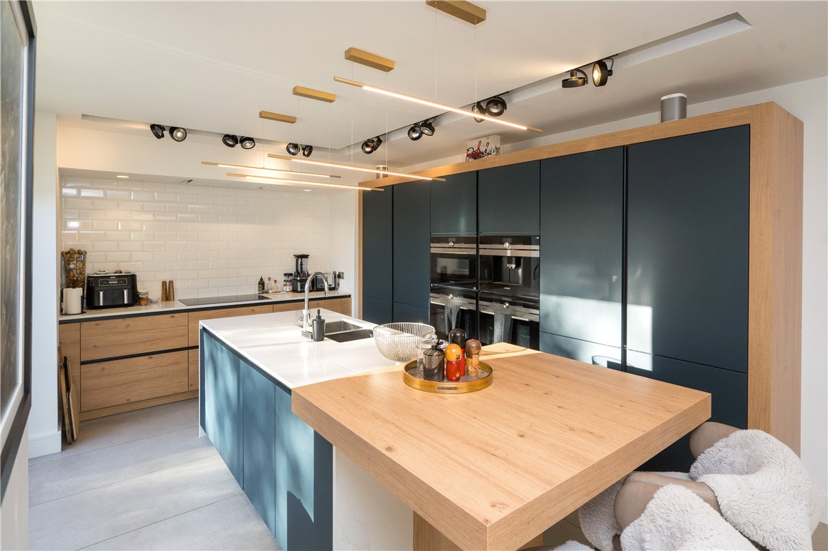 4 bedroom House, Rossett Green Lane, Harrogate, HG2 - Available, Image 18