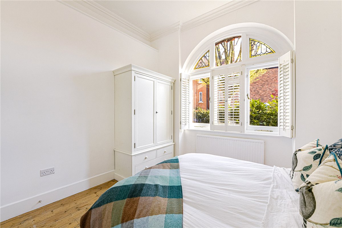 2 bedroom Flat, Nightingale Lane, London, SW12 - Available, Image 8