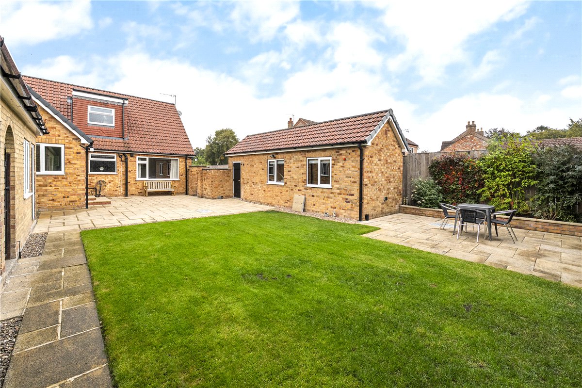 4 bedroom Bungalow, Town Street, Hayton, YO42 - Available, Image 11