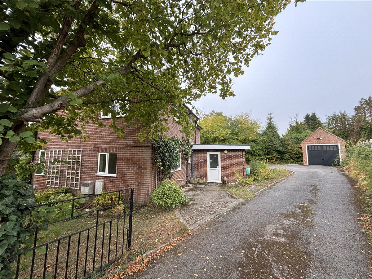 4 bedroom House, Well Meadow, Shaw, RG14 - Available, Image 12