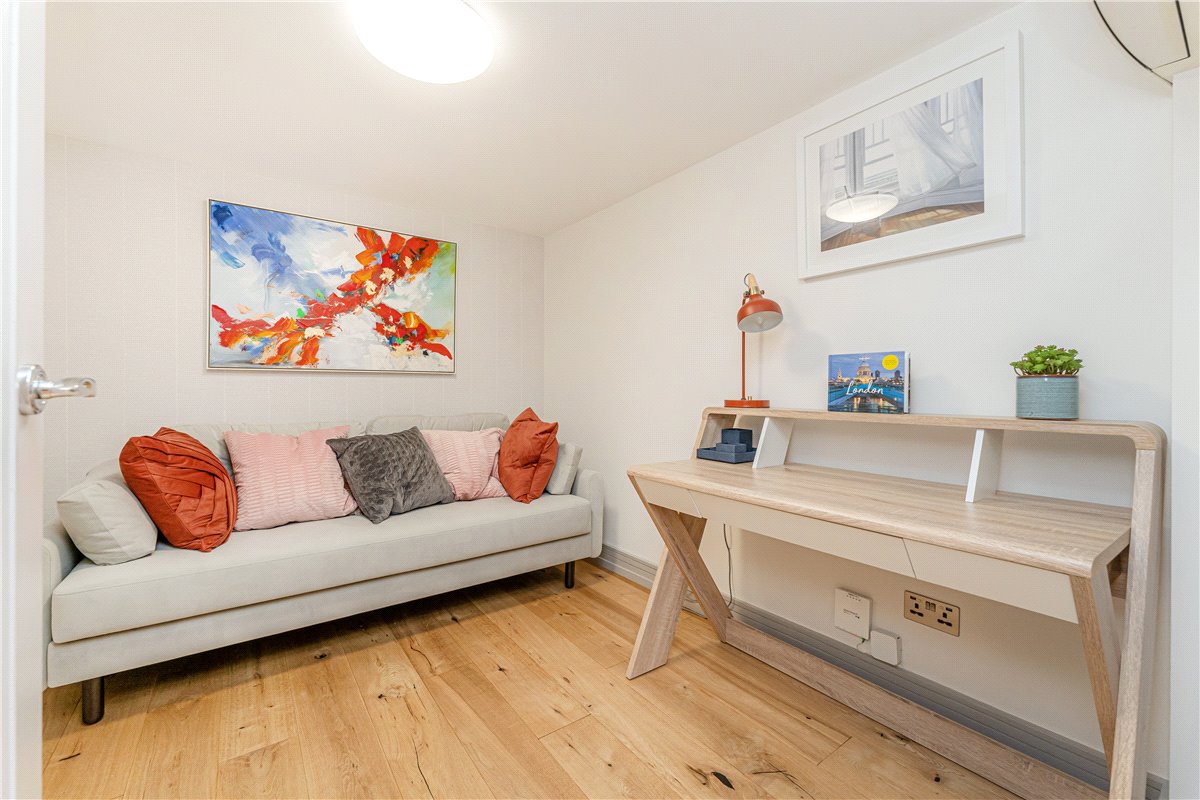 2 bedroom Flat, Park Street, Mayfair, W1K - Available, Image 20