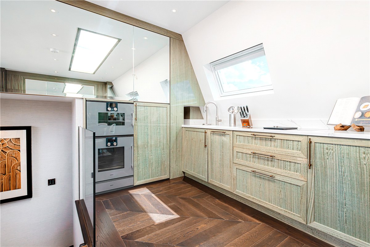 3 bedroom Flat, Prince of Wales Terrace, London, W8 - Available, Image 2