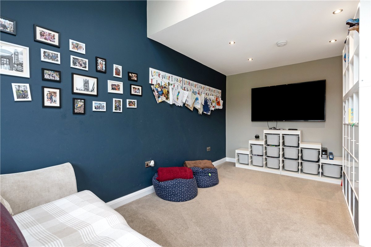 5 Bedroom Single Family Home/House's Image 19