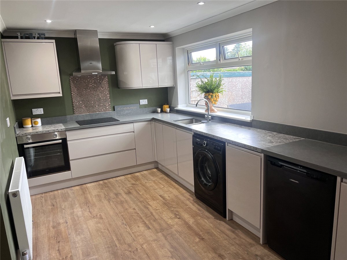 2 bedroom Bungalow, Park Avenue, Driffield, YO25 - Available, Image 1