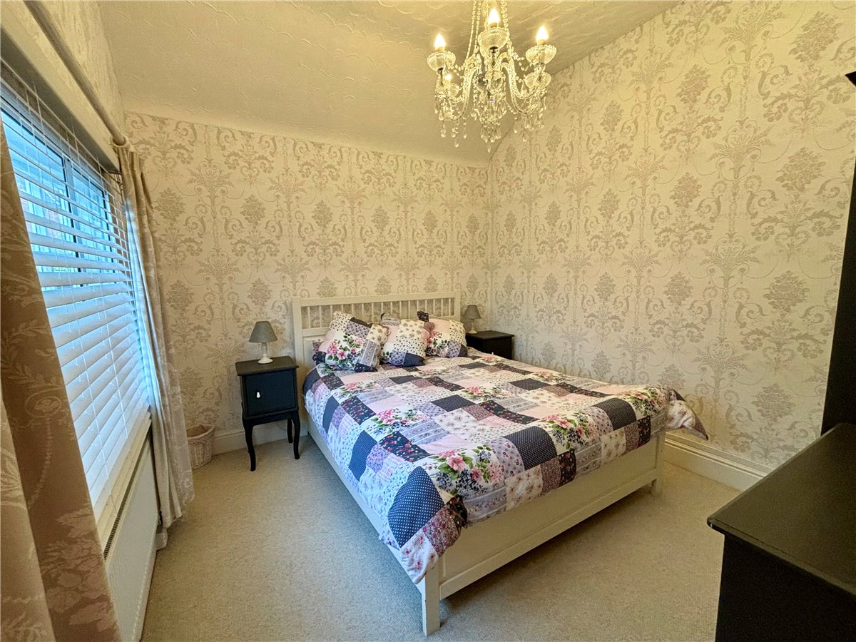 5 bedroom House, Eastcliff Road, Shanklin, PO37 - Available, Image 12