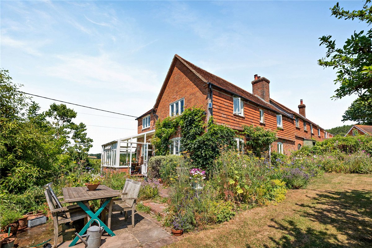 3 bedroom House, Harts Hill Road, Thatcham, RG18 - Available