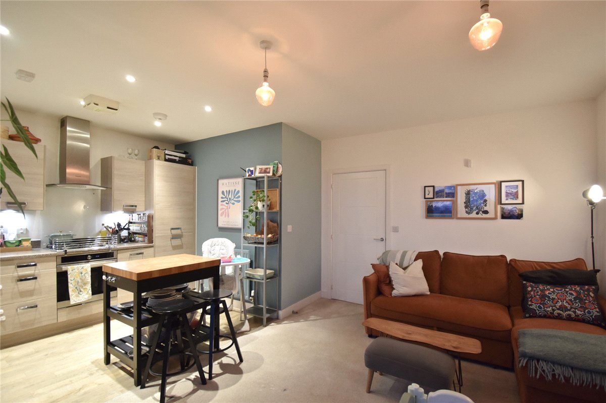 2 bedroom Flat, Hobson Avenue, Trumpington, CB2 - Available, Image 7