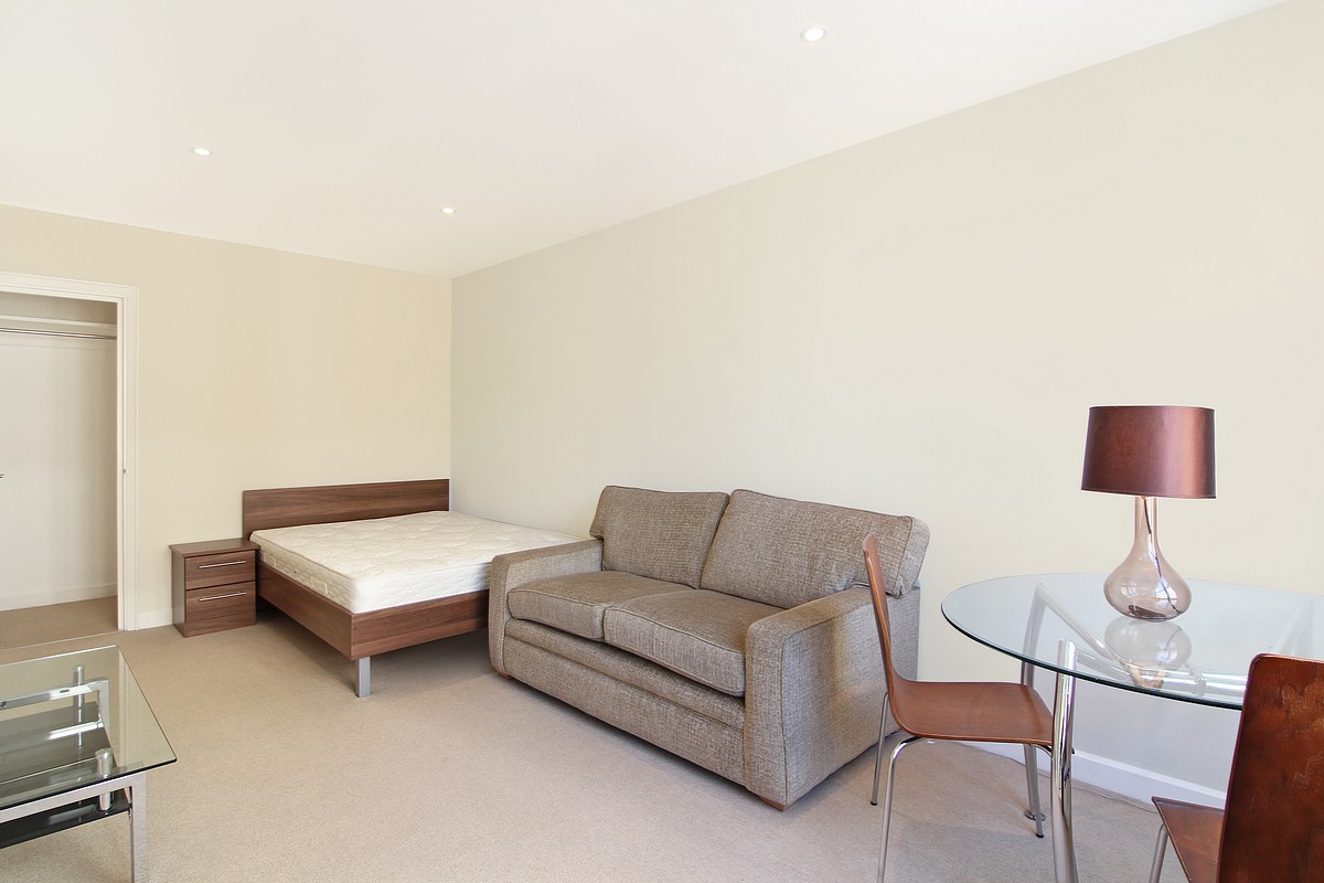 0 bedroom Flat, Hill Street, Mayfair, W1J - Available