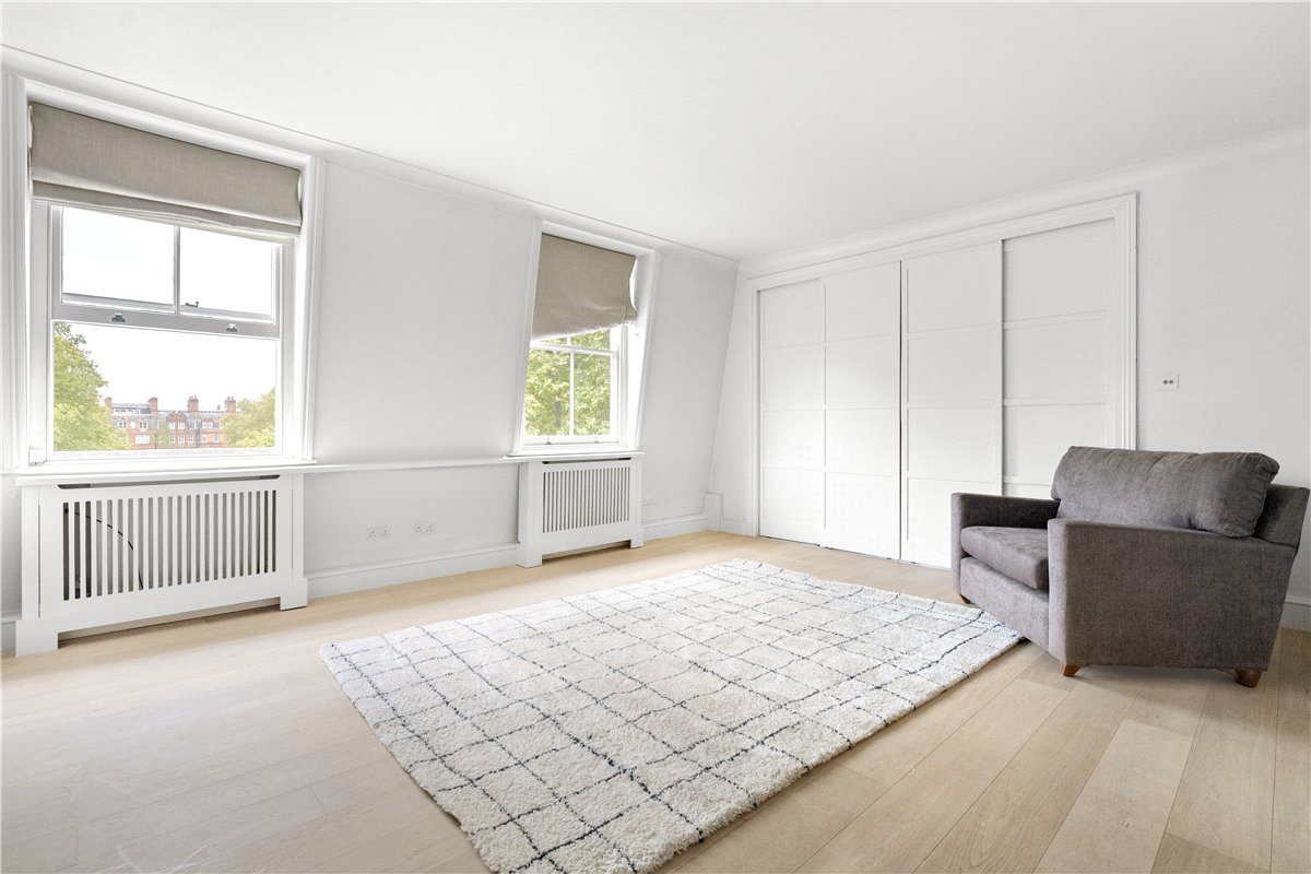 3 bedroom Flat, Cadogan Square, Knightsbridge, SW1X - Available, Image 13