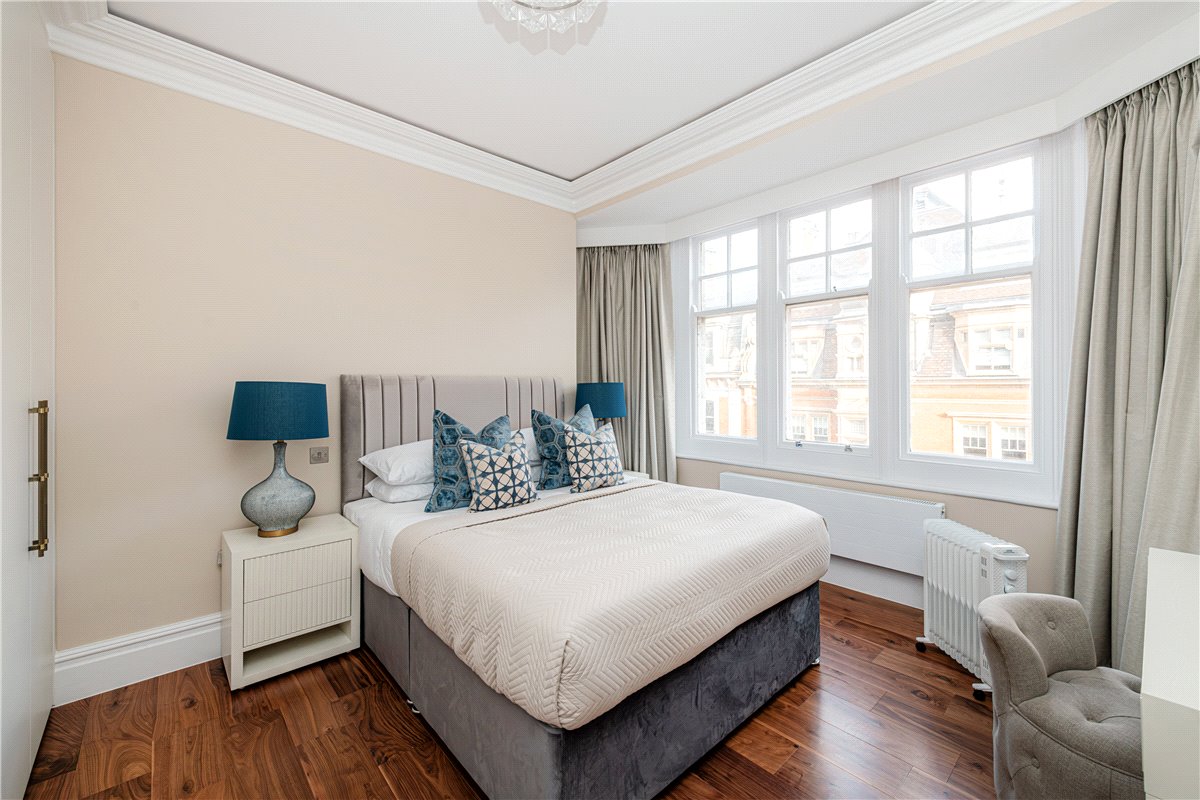 4 bedroom Flat, Duke Street, Mayfair, W1K - Available, Image 22