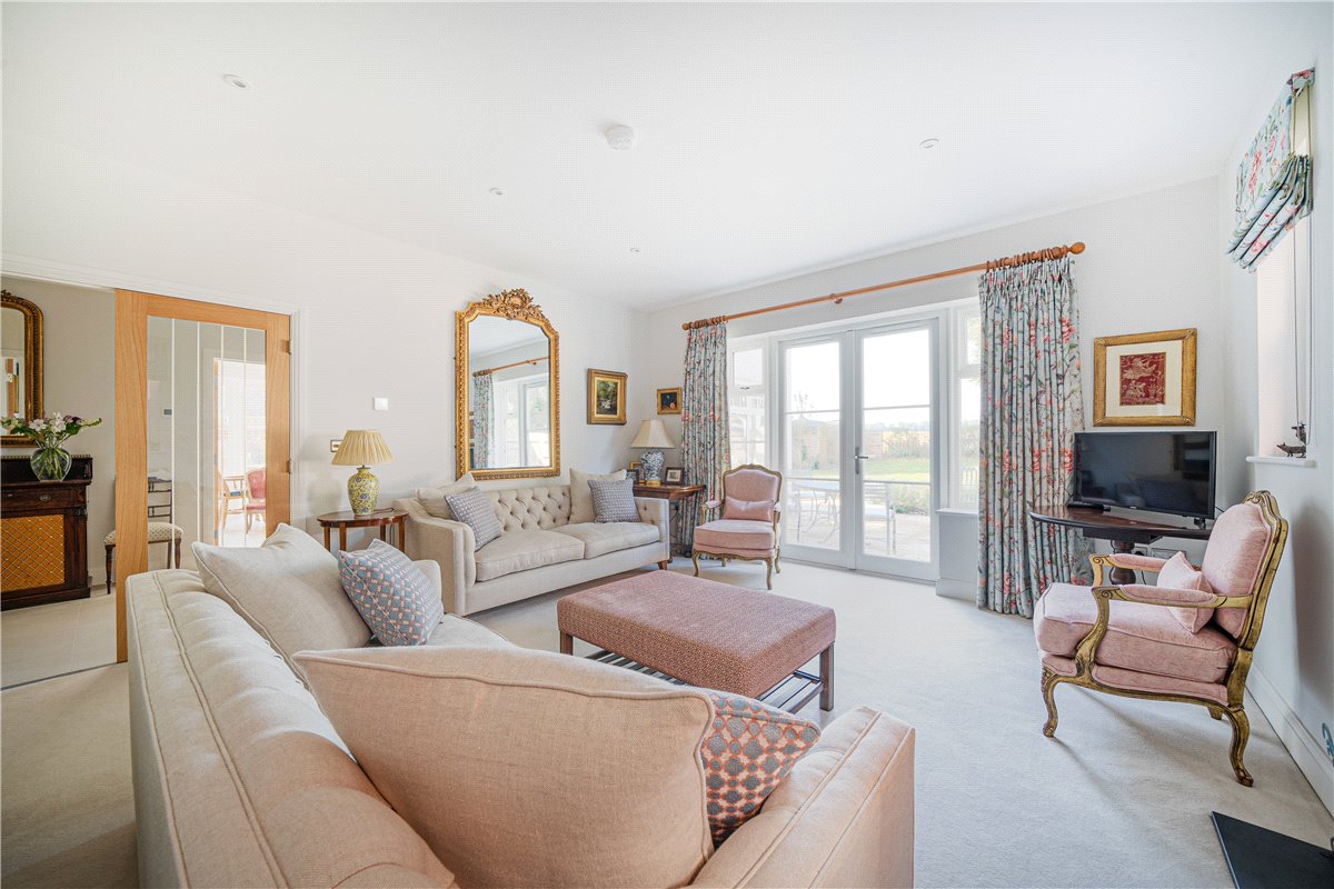 4 bedroom House, Houghton Farm Close, Houghton, SO20 - Available, Image 7