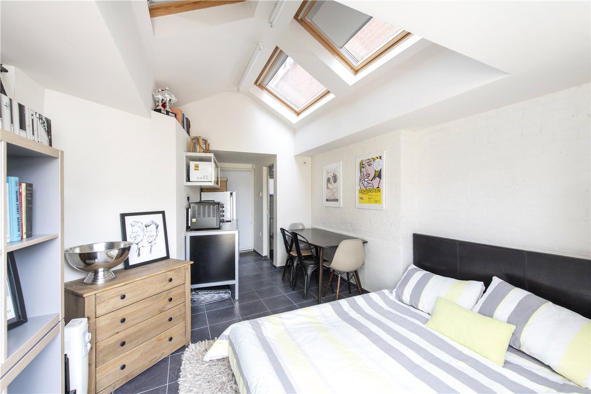 2 bedroom Flat, Earlsfield Road, London, SW18 - Sold STC, Image 3