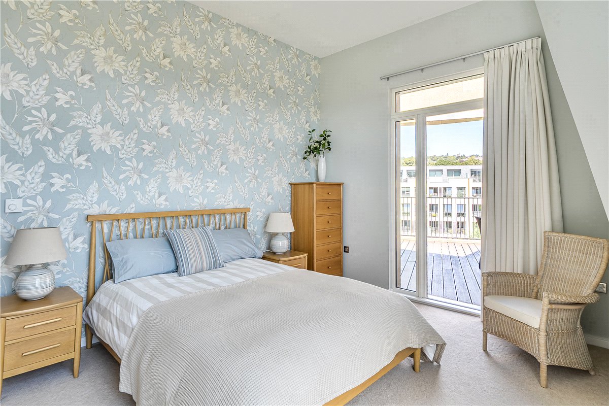 2 bedroom Flat, Western Terrace, Victoria Bridge Road, BA2 - Available, Image 11