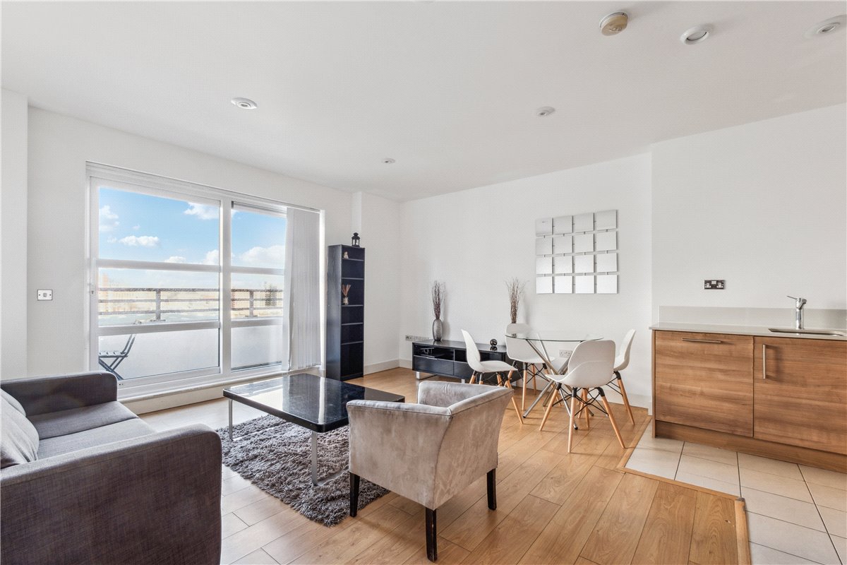 2 bedroom Flat, Cornell Square, Nine Elms, SW8 - Sold