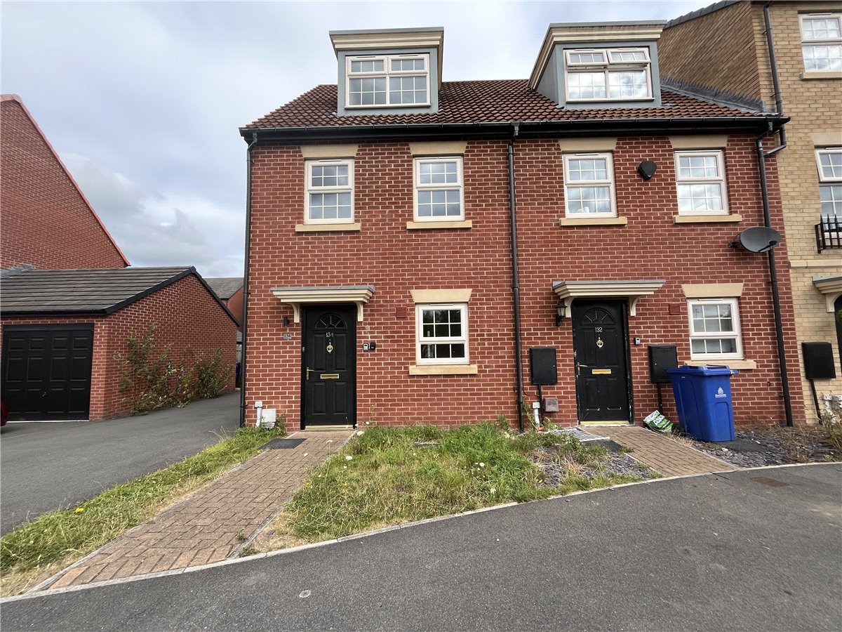 3 bedroom House, Comelybank Drive, Mexborough, S64 - Available