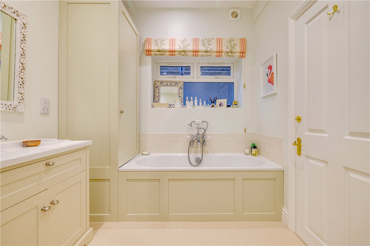 2 bedroom Flat, Birdhurst Road, London, SW18 - Available, Image 20