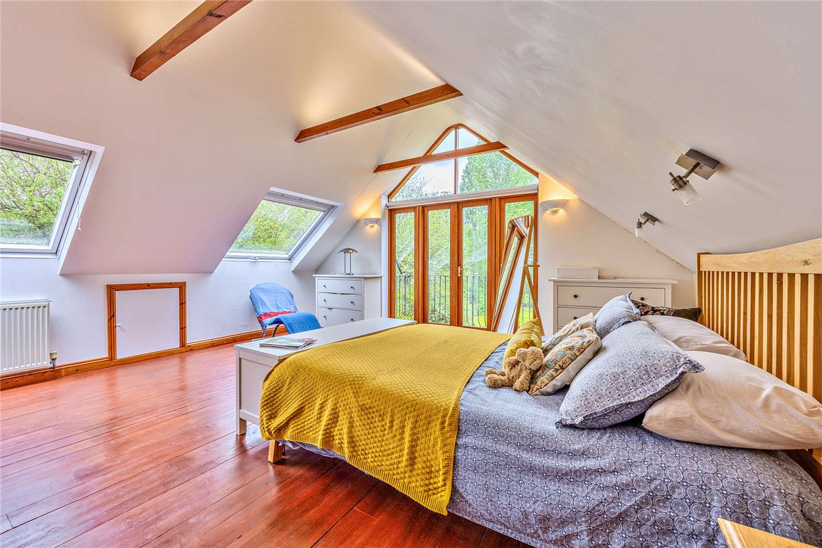 5 bedroom House, Andover Road, Newbury, RG14 - Available, Image 13