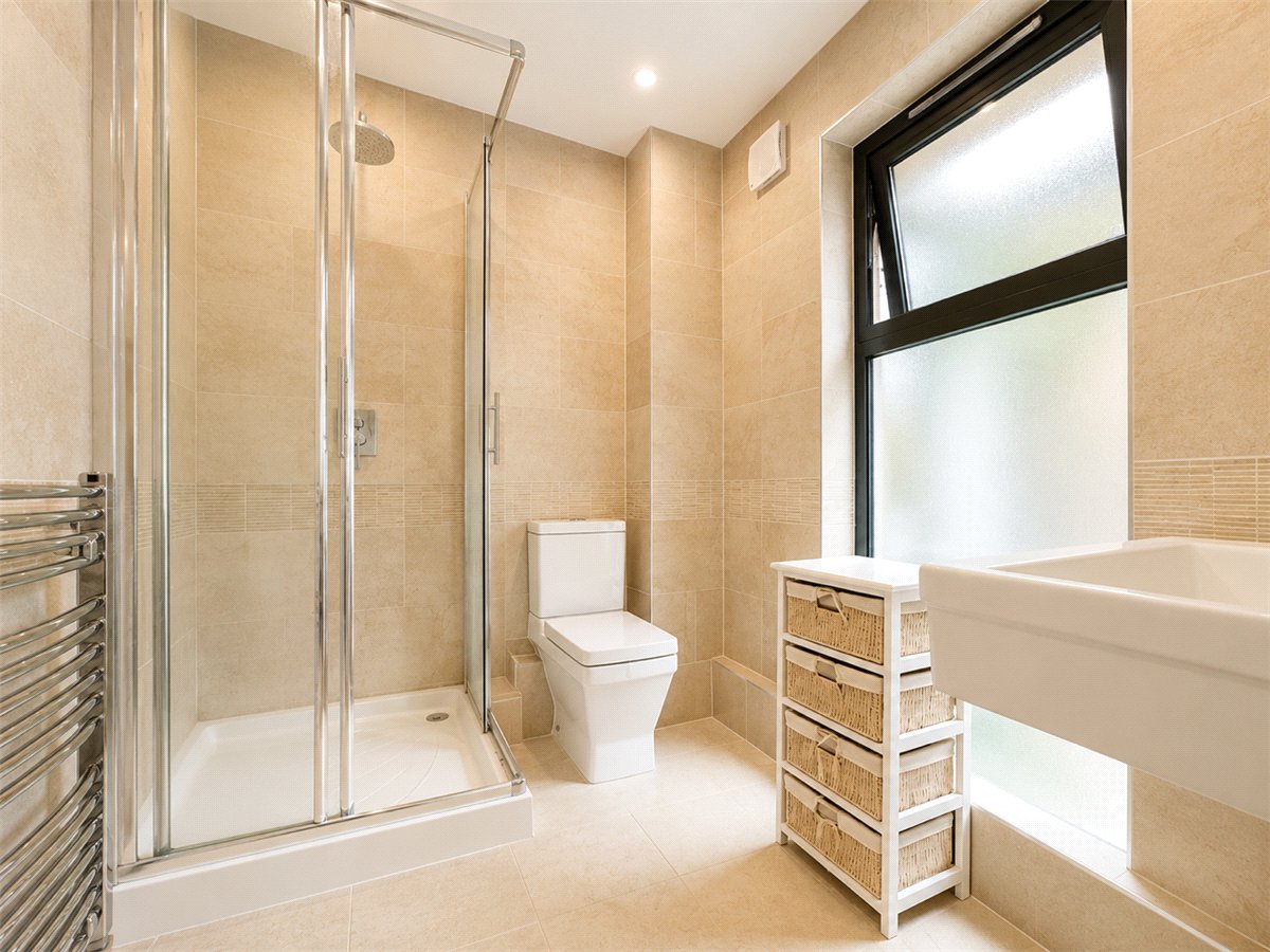 2 bedroom Flat, Sparkford Road, Winchester, SO22 - , Image 4