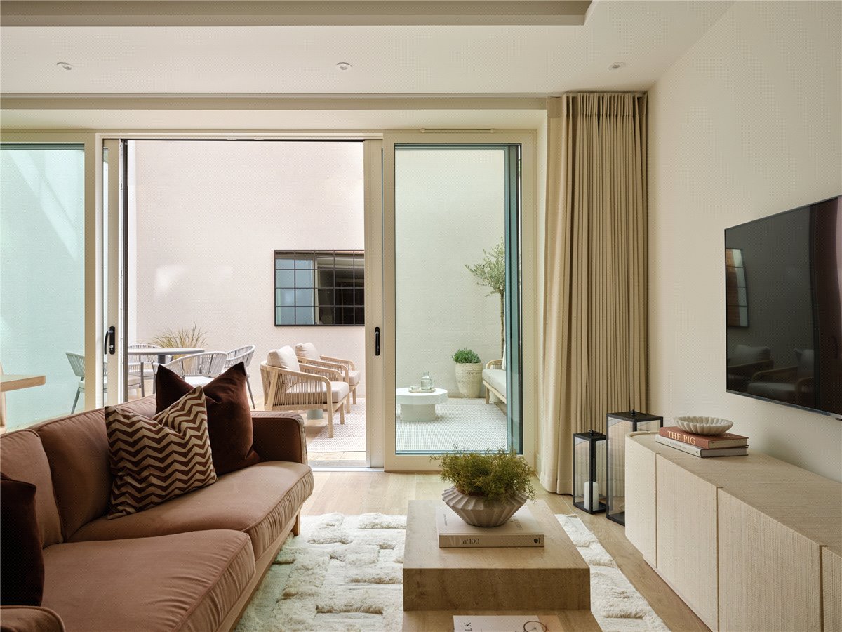 5 bedroom House, London Square Wandsworth Common, Springfield Drive, SW17 - Available, Image 12