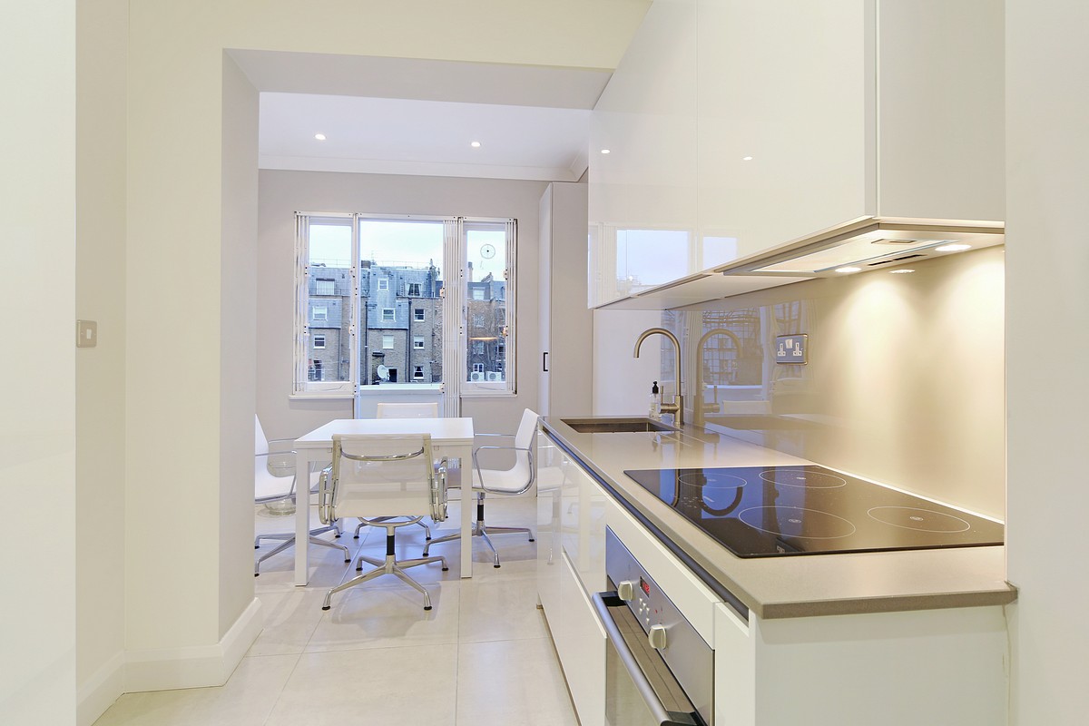 3 bedroom Flat, Ovington Square, London, SW3 - Available, Image 1