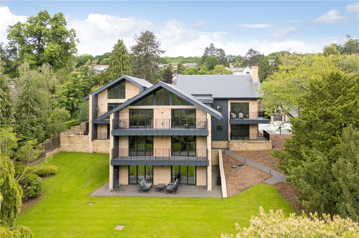 2 bedroom Flat, Apartment 3, Robin Hill, Clifford Road, LS29 - Available