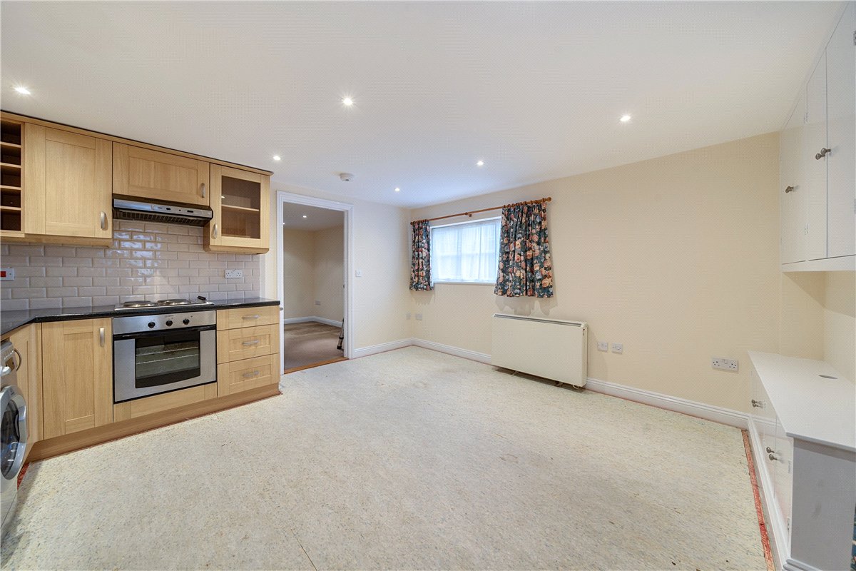 1 bedroom House, George Lane, Marlborough, SN8 - Available, Image 6