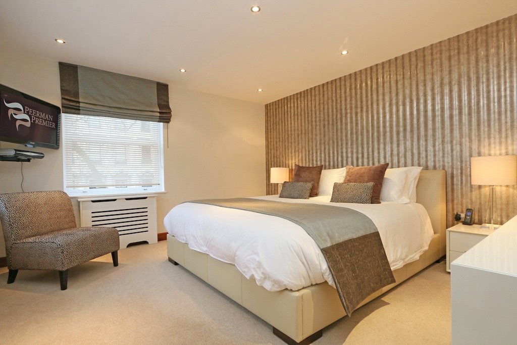 3 bedroom Flat, Kingston House South, Ennismore Gardens, SW7 - Available, Image 4