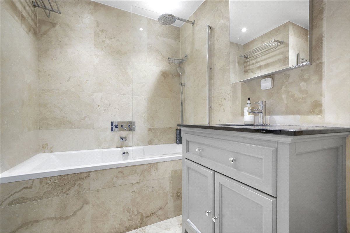 2 bedroom Flat, Ennismore Gardens, London, SW7 - Available, Image 3