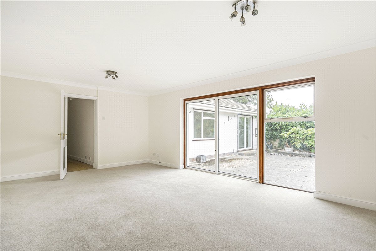 6 bedroom Bungalow, Nash Lee Lane, Wendover, HP22 - Let Agreed, Image 2