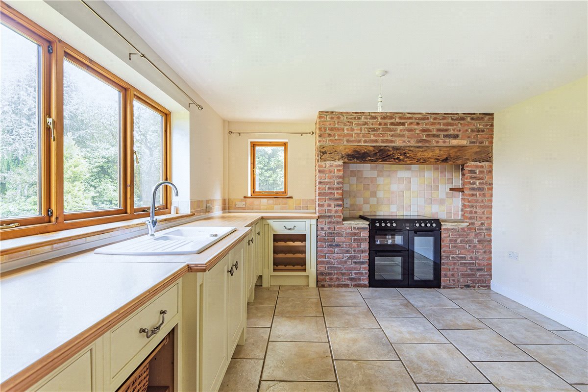 5 bedroom House, Salmon Lane, Kirkby-in-Ashfield, NG17 - Available, Image 4