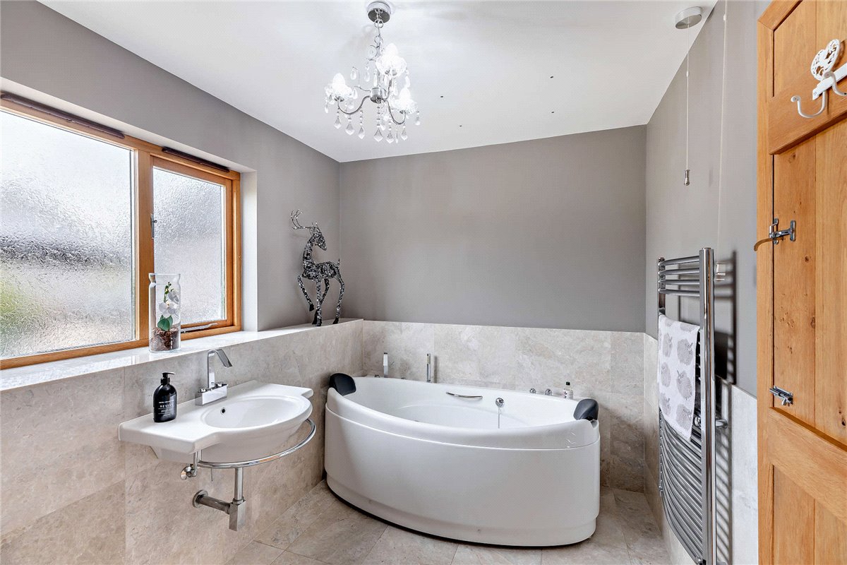 4 bedroom House, Trewern, Welshpool, SY21 - Available, Image 15