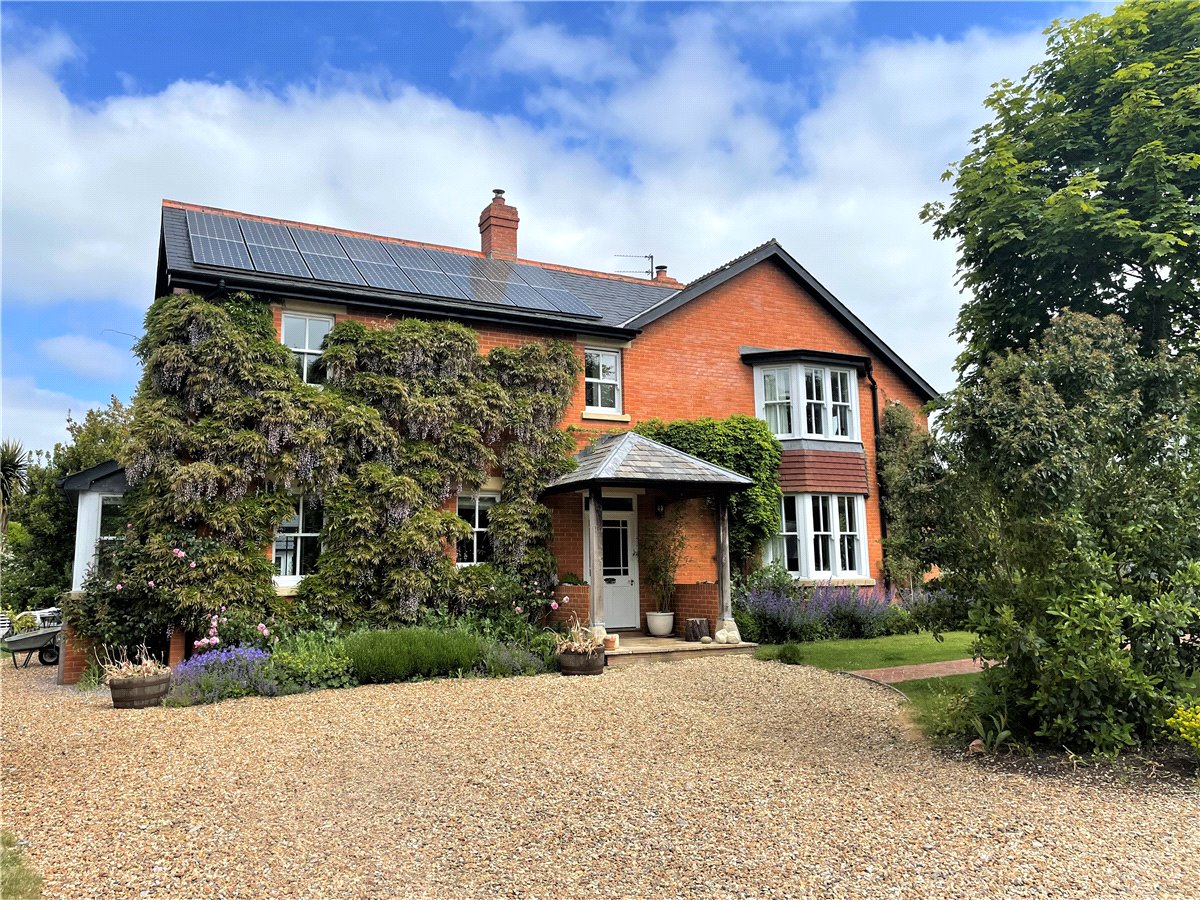 6 bedroom House, Woodborough, Pewsey, SN9 - 