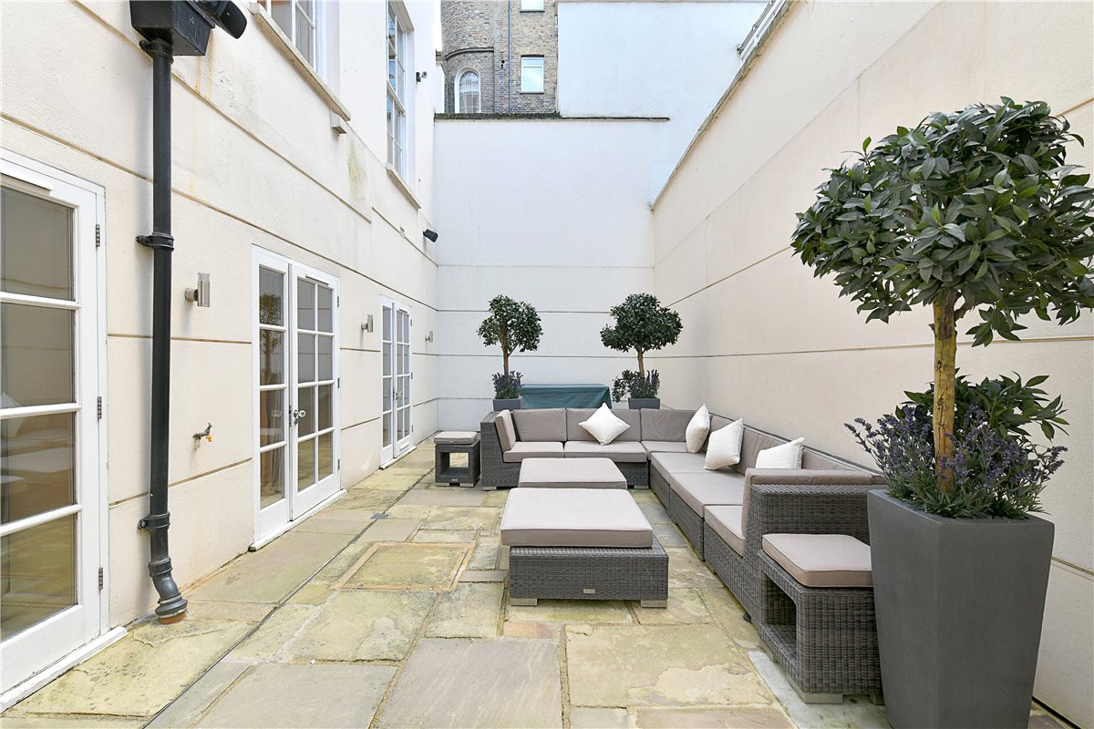 4 bedroom Flat, Upper Grosvenor Street, Mayfair, W1K - Available, Image 16