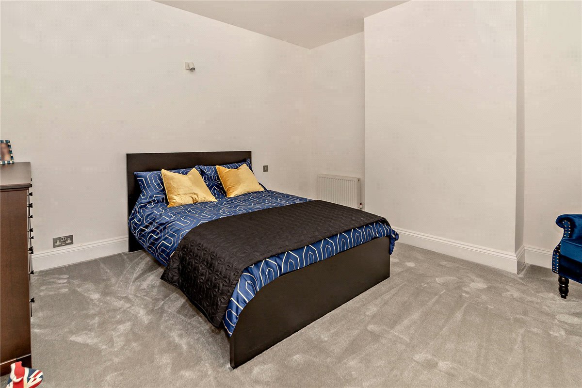 5 bedroom House, Newbury Road, Headley, RG19 - Available, Image 3