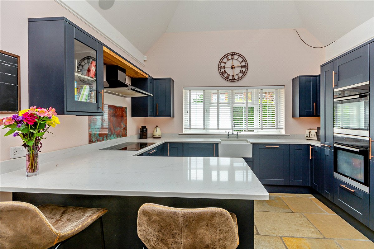 4 bedroom House, Battery End, Newbury, RG14 - Available, Image 8