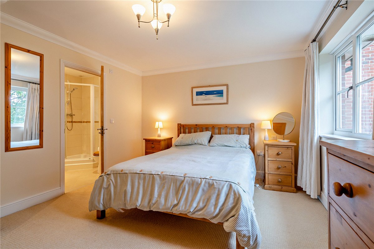 4 bedroom House, Hermitage Green, Hermitage, RG18 - Available, Image 19