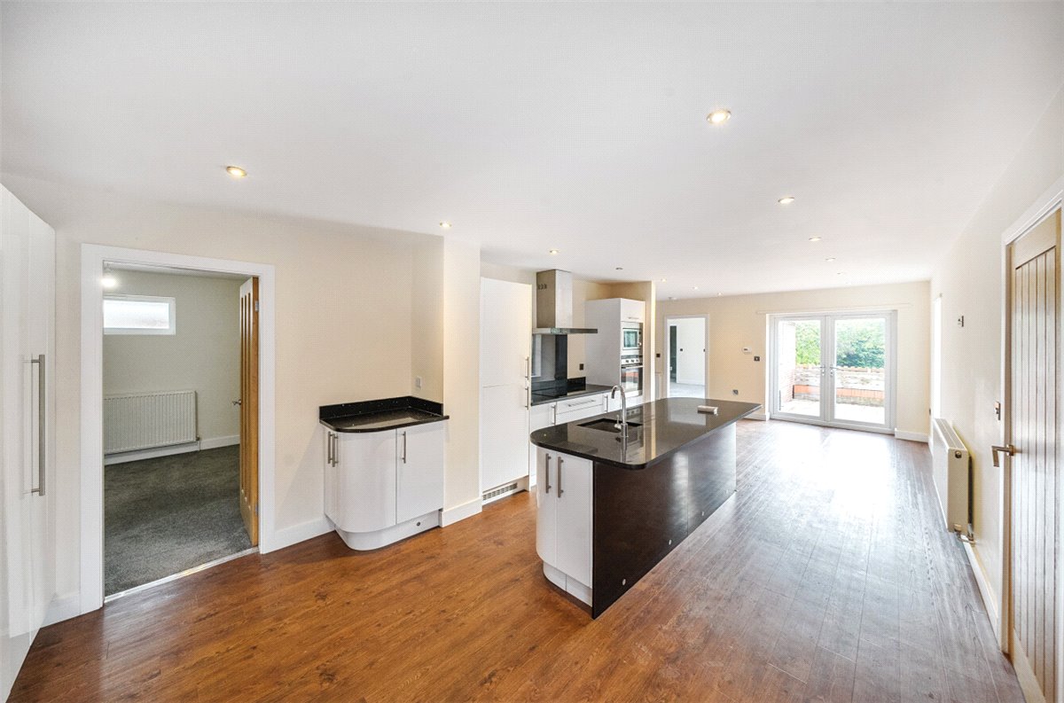 3 bedroom Bungalow, Cherry Tree Road, Wales, S26 - Available, Image 2