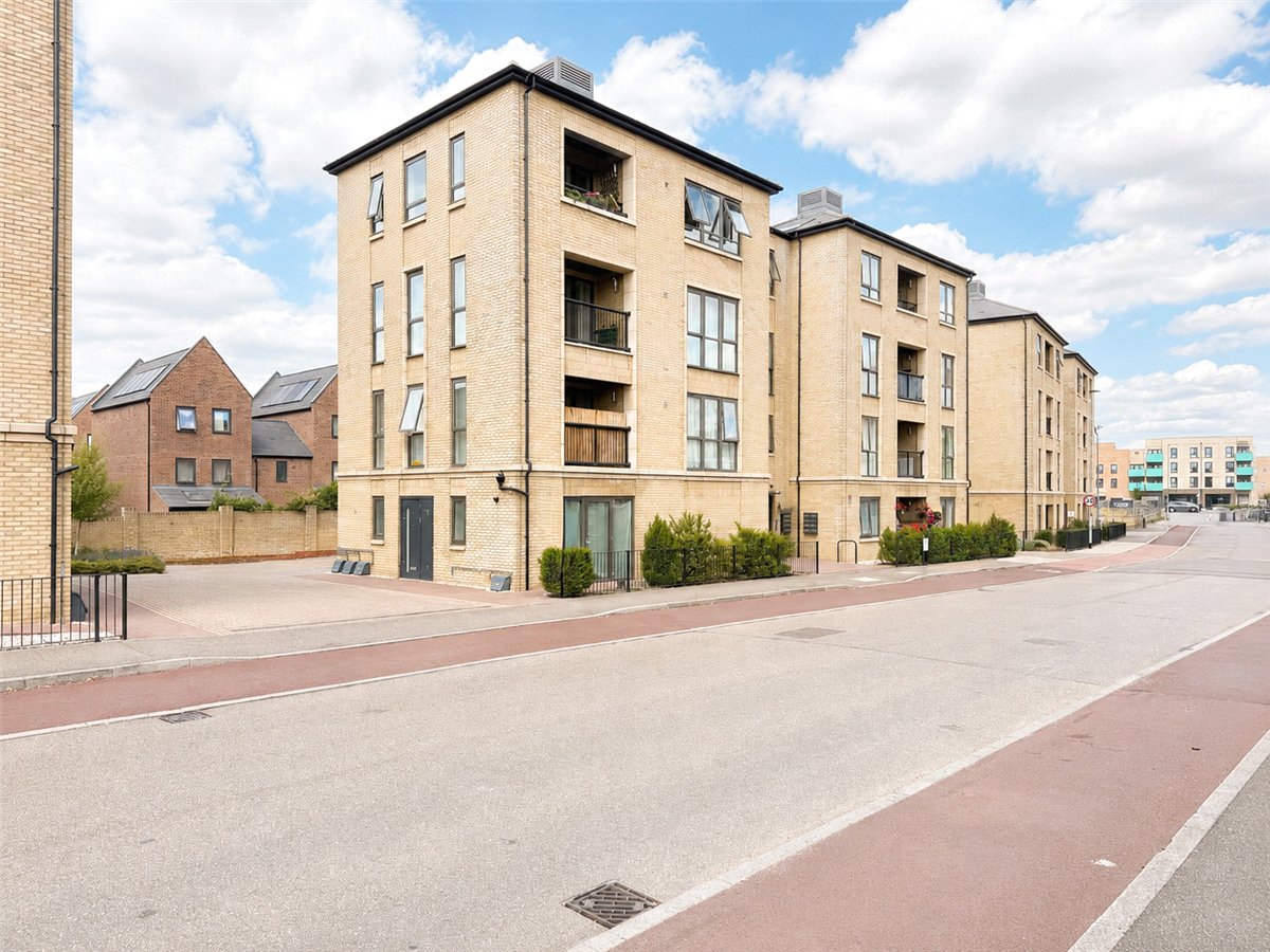 2 bedroom Flat, Lawrence Weaver Road, Cambridge, CB3 - Available