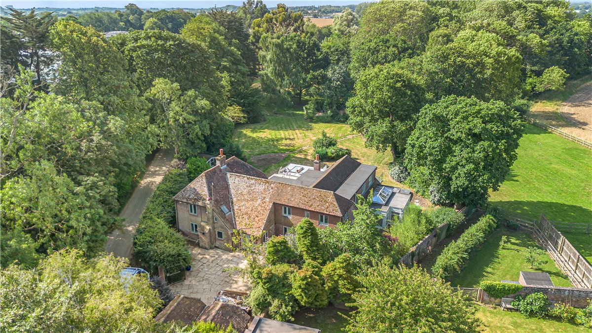 5 bedroom House, Tortington, Arundel, BN18 - Available, Image 2