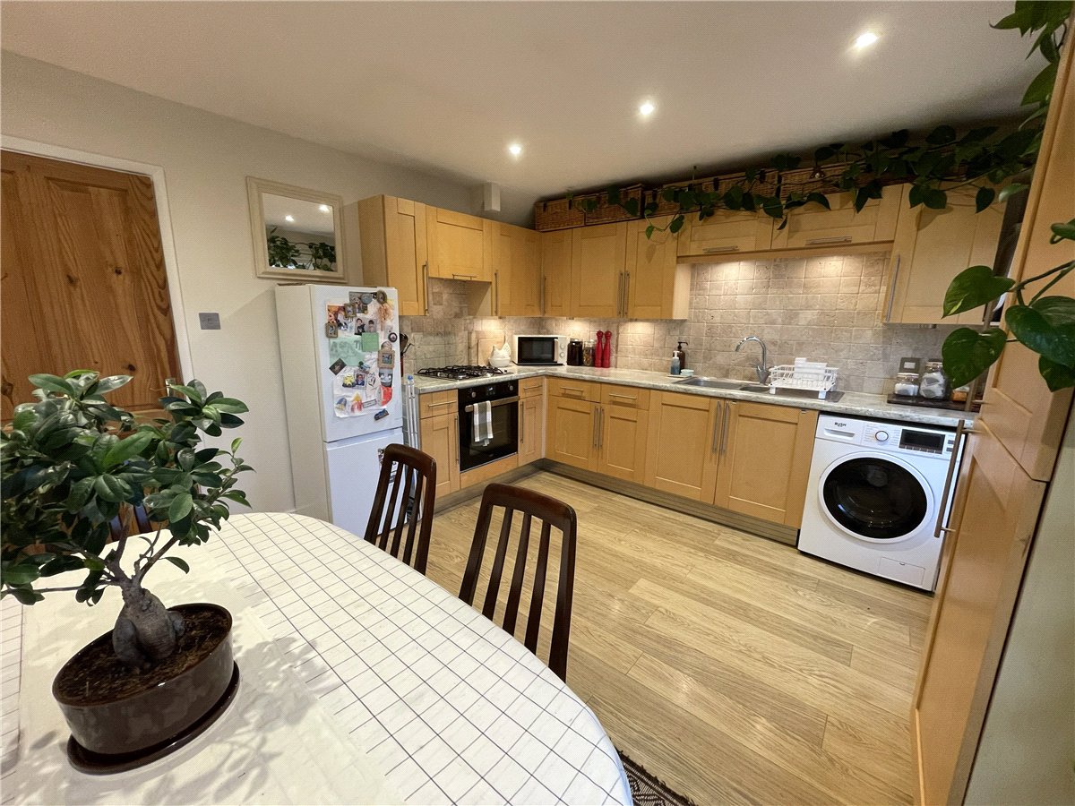 2 bedroom House, Aubrey Close, Marlborough, SN8 - Available, Image 3