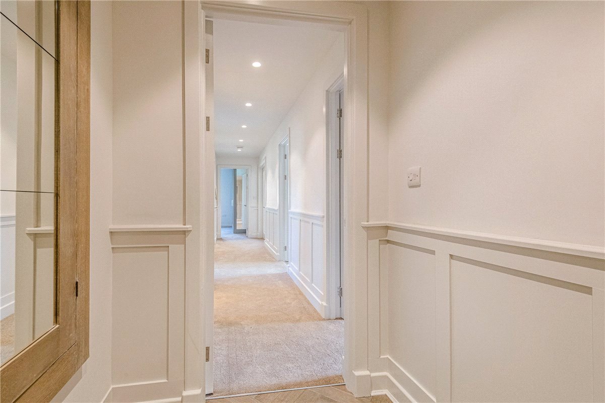 3 bedroom Flat, Esplanade Court, 2 St. Marys Walk, HG2 - Available, Image 7