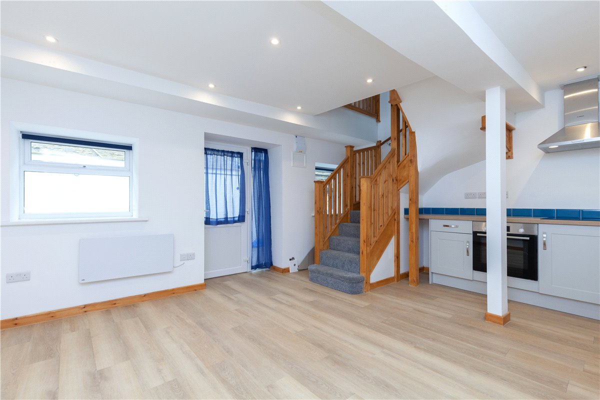 1 bedroom Maisonette, High Street, Witney, OX28 - , Image 3