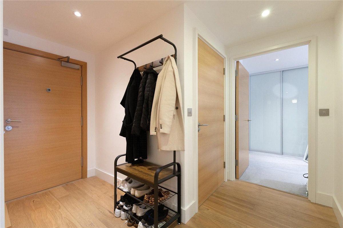 2 bedroom Flat, Keynes House, Kingsley Walk, CB5 - Available, Image 1