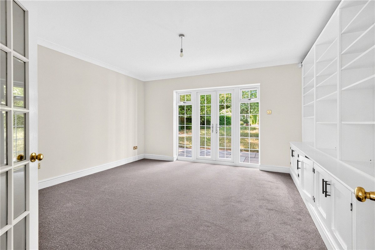 5 bedroom House, Whitethorn Close, Stoke Mandeville, HP22 - Available, Image 4