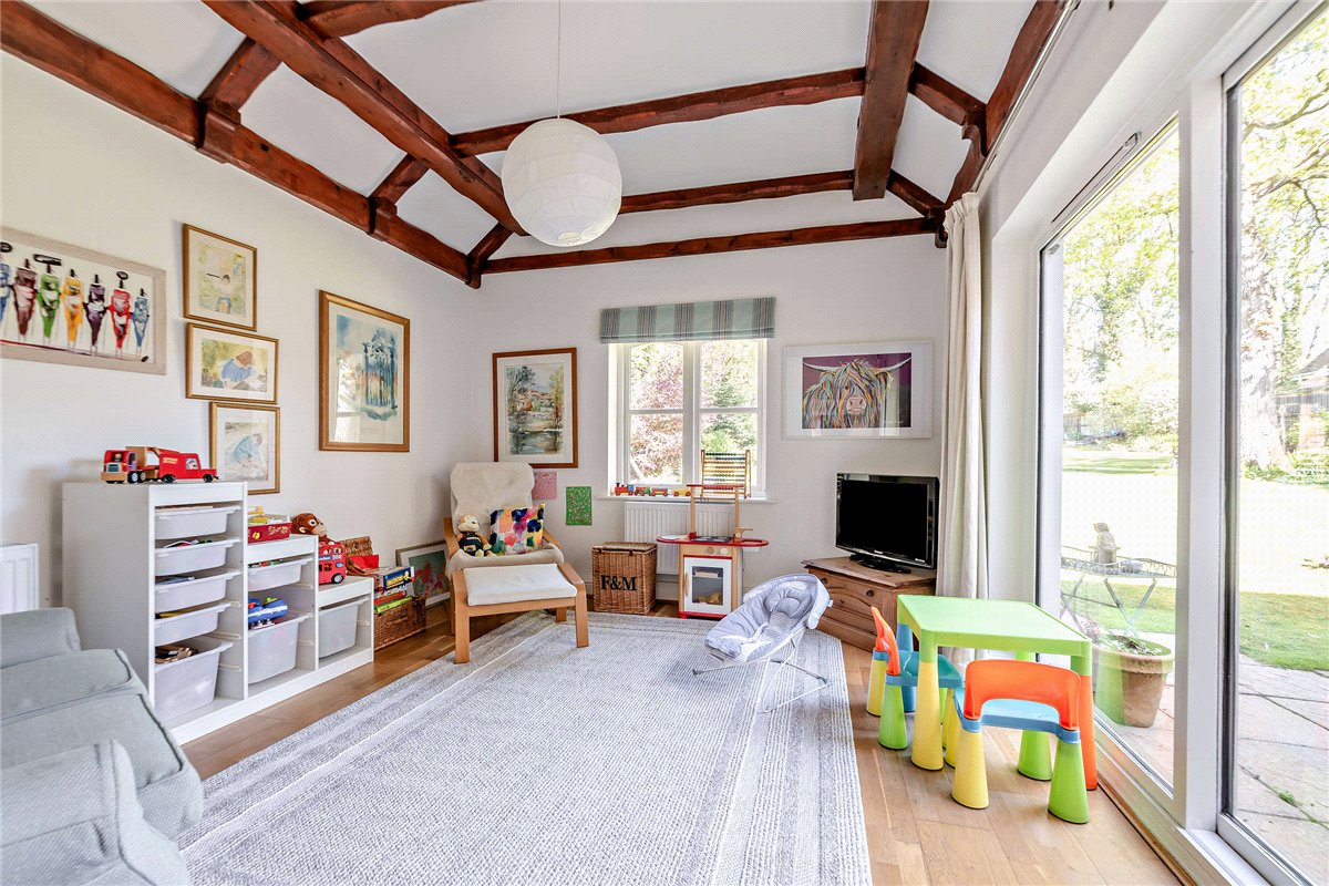 5 bedroom House, Oak Close, Baughurst, RG26 - Available, Image 7
