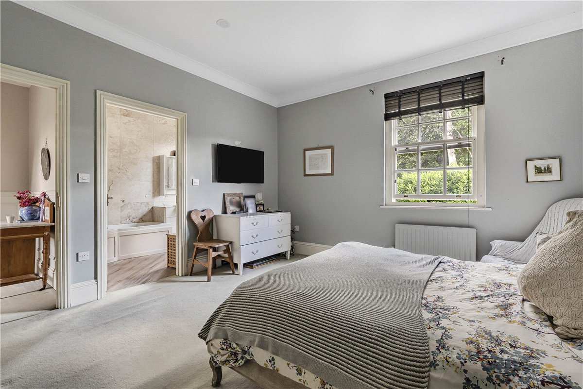 4 bedroom House, Phoenix Square, Pewsey, SN9 - Available, Image 9