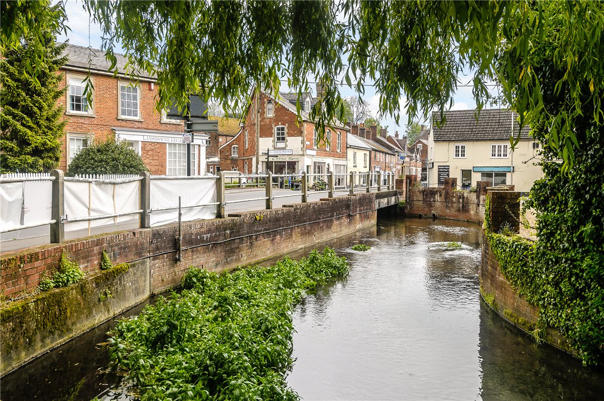 2 bedroom Flat, Old Ford Court, High Street, SN9 - Let Agreed, Image 6