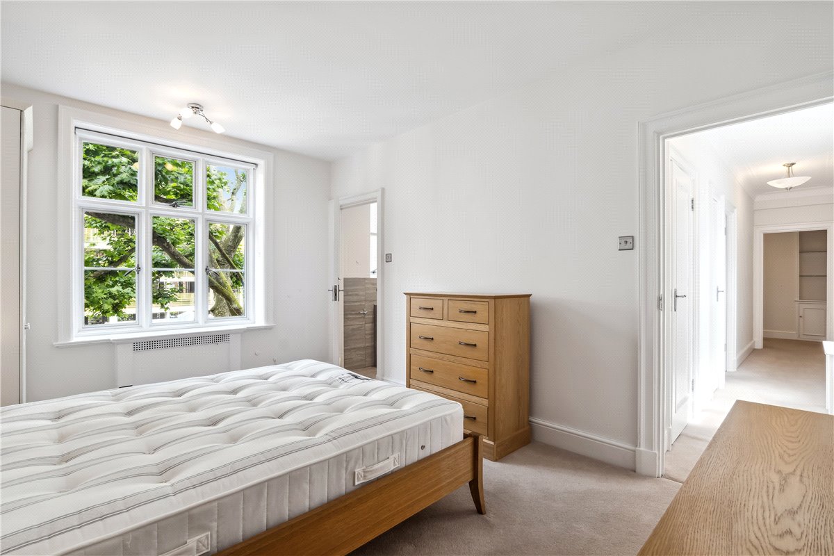 2 bedroom Flat, Chesterfield Gardens, Mayfair, W1J - Available, Image 4