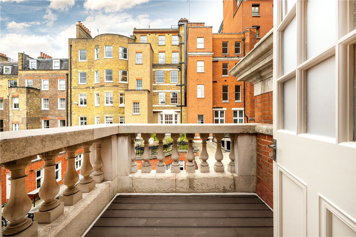 3 bedroom House, Woods Mews, Mayfair, W1K - Available, Image 6